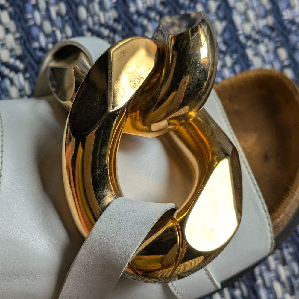 JW ANDERSON White and Gold Chain Leather Sandals - Picture 6 of 14